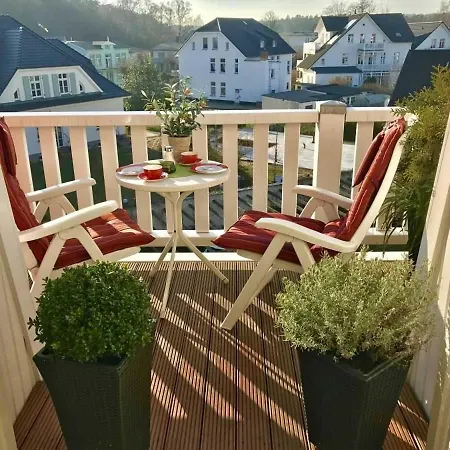 Strandstr 14 14 *